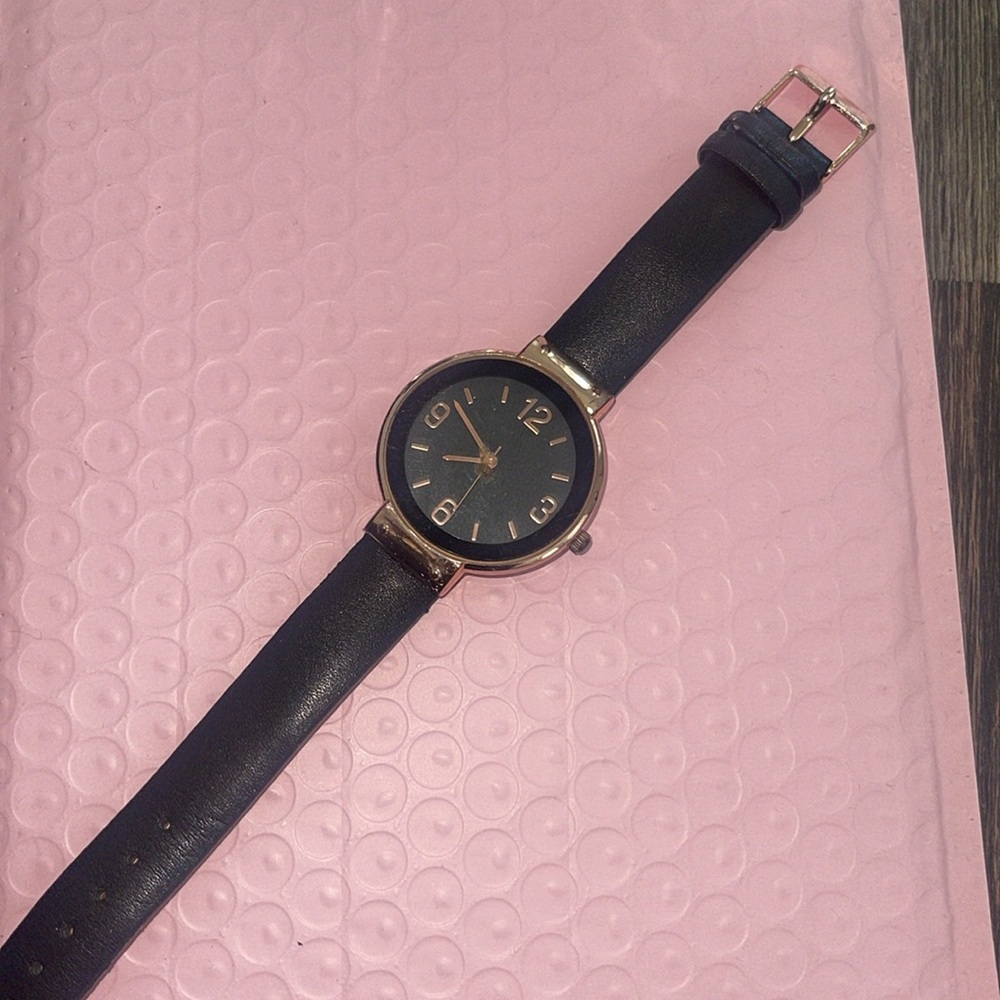 Rose gold Vintage Style leather Watch